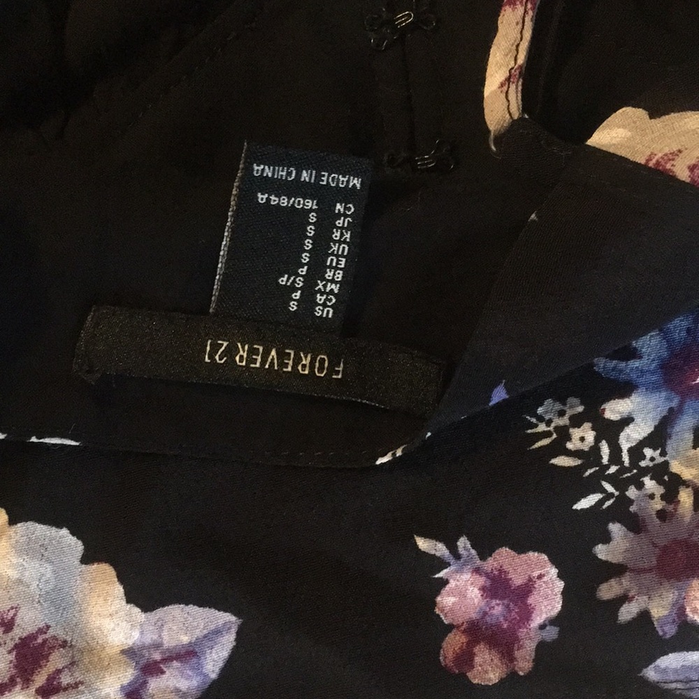 Forever 21 Crop - Picture 4 of 4