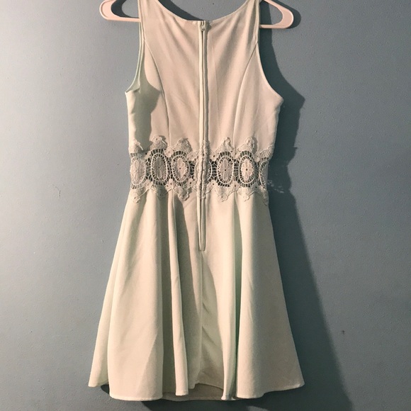 Dress - Picture 4 of 5