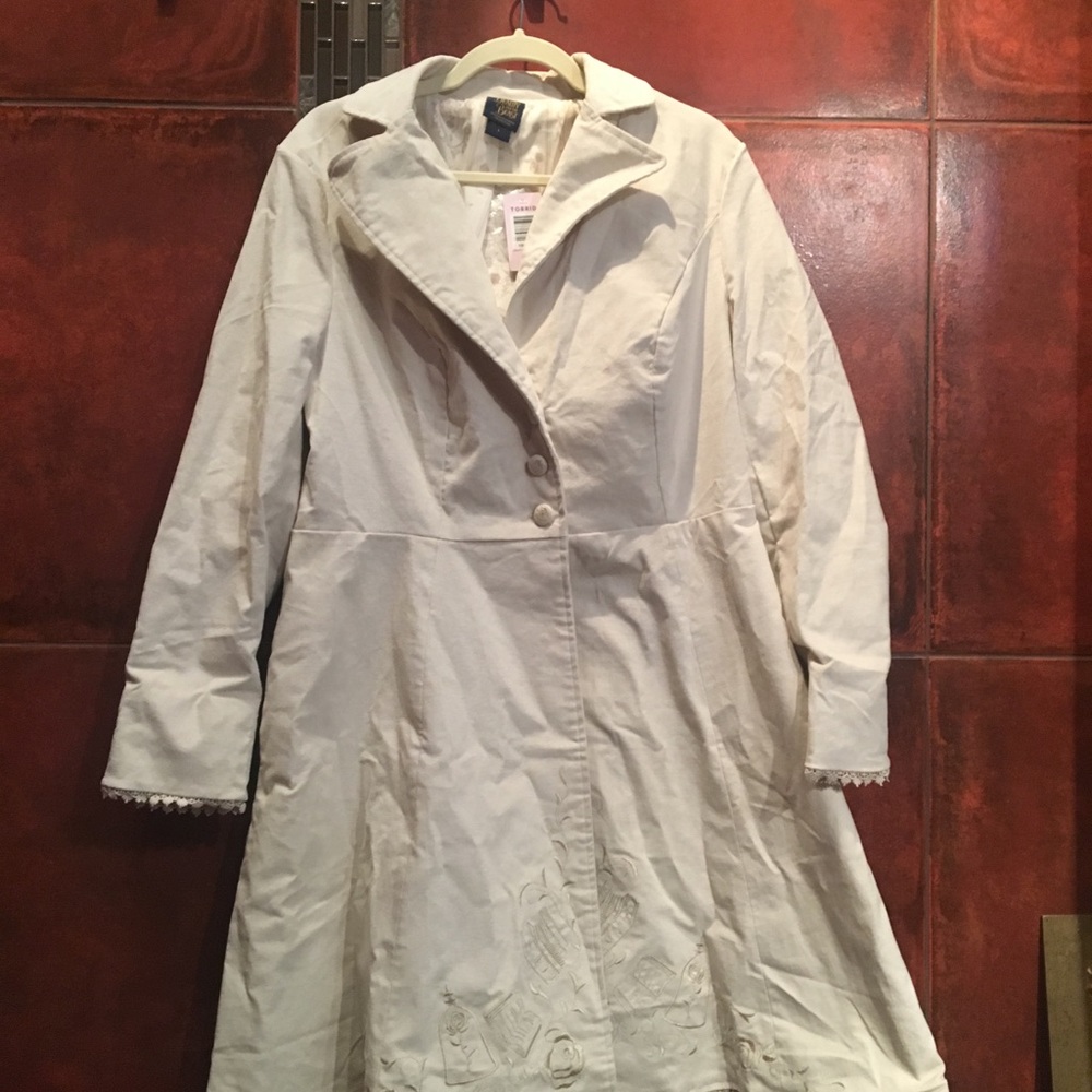 Torrid 1x Beige jacket BNWT