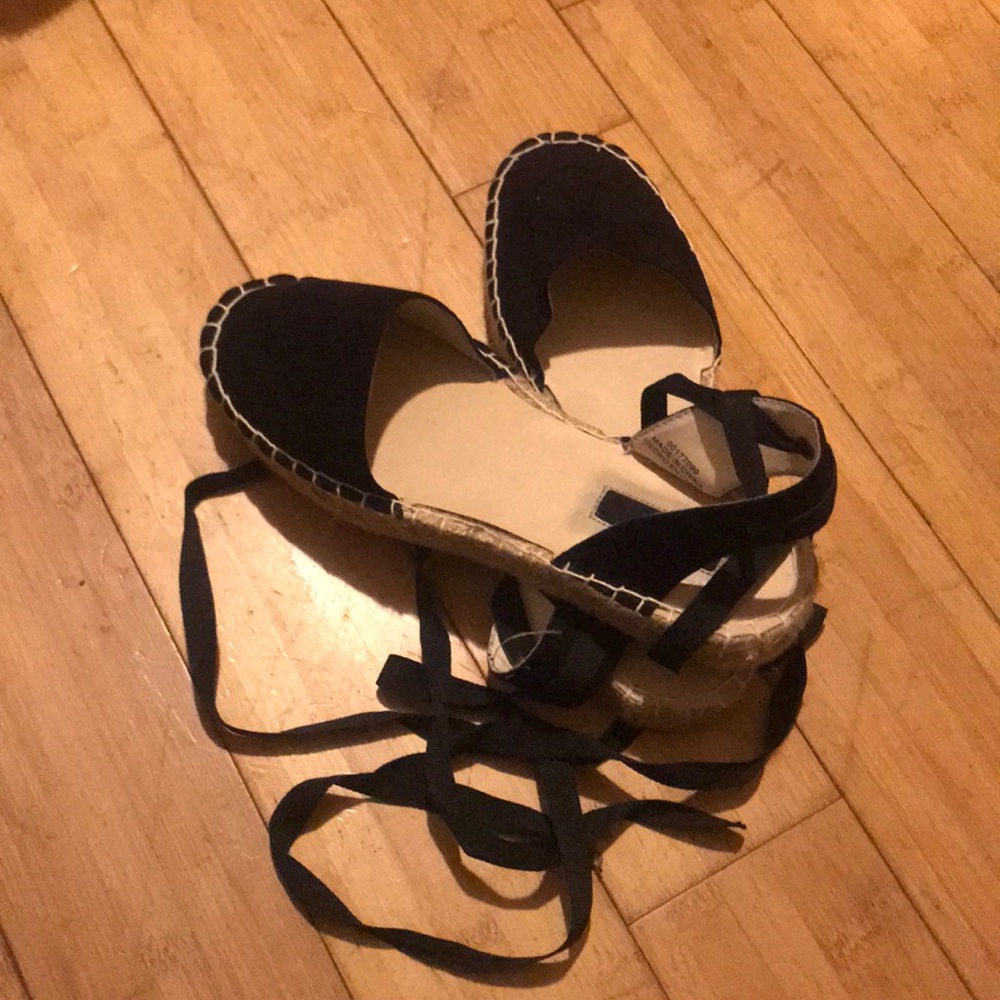Strap up espadrilles