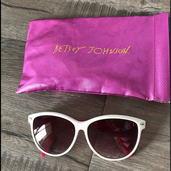Pink Betsy Johnson Retro Sunglasses  - Picture 2 of 3