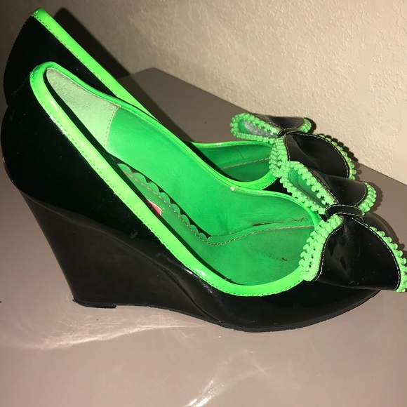 BETSEYVILLE Wedges - Picture 2 of 2