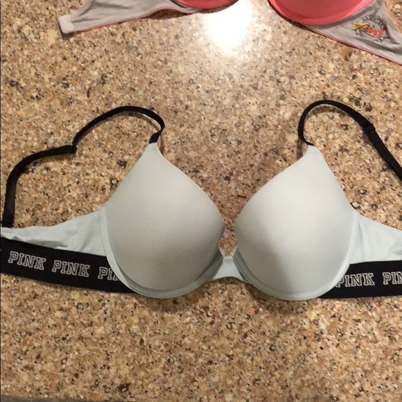 4 PINK Victoria Secret bras 32D - Picture 2 of 7