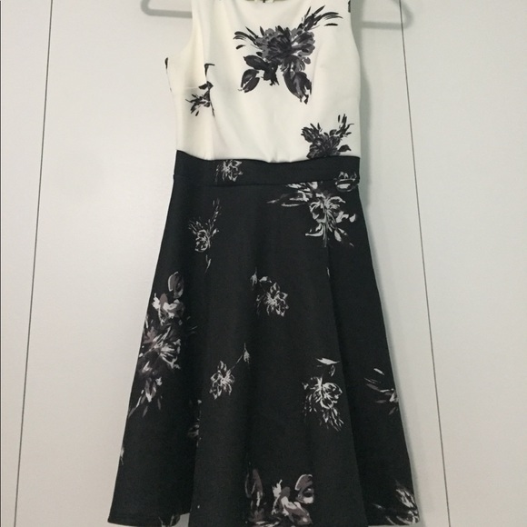 Floral Dress - Picture 2 of 3