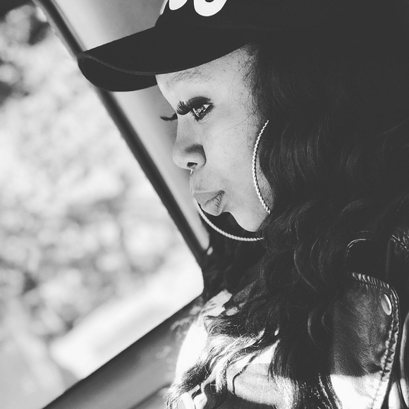 Meet your Posher, Yeahinotheywatching - Picture 1 of 1