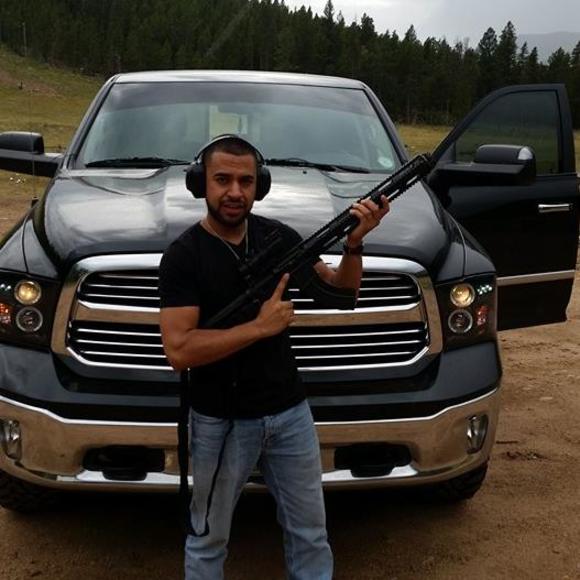 Meet your Posher, Carlos - Picture 1 of 1