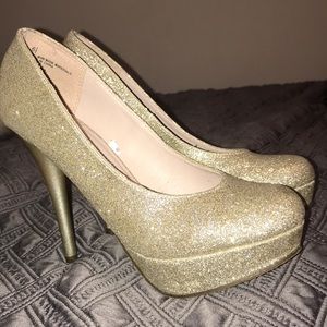 Glitter Eye Catching Pumps