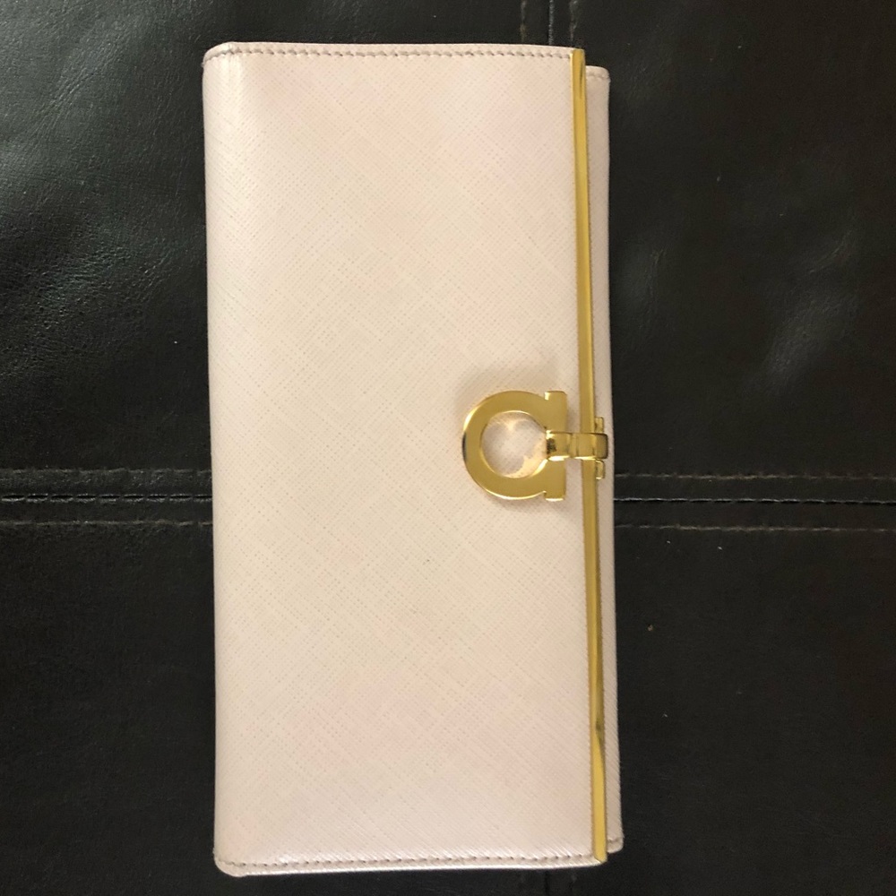 Blush pink Ferragamo wallet