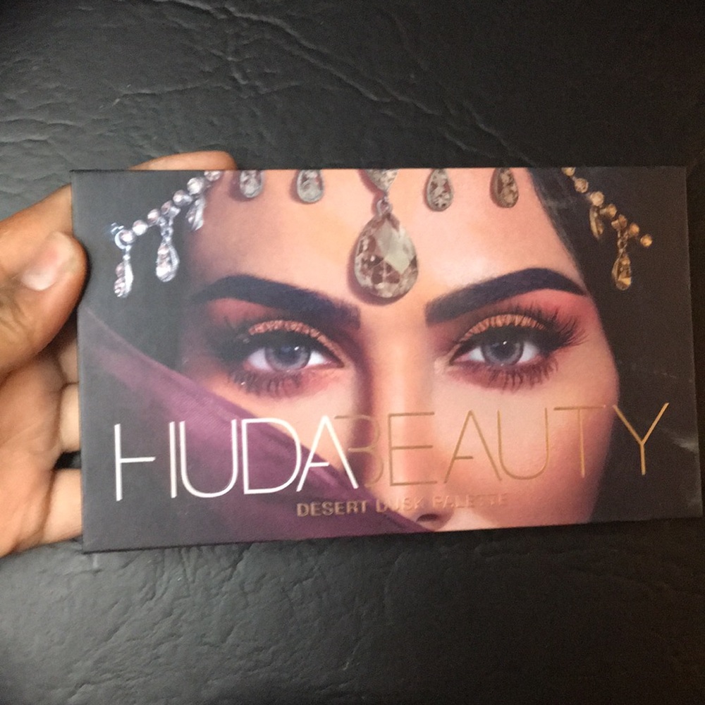 Huda Beauty Desert Dusk Palette