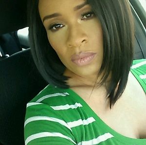 Meet your Posher, Chanel