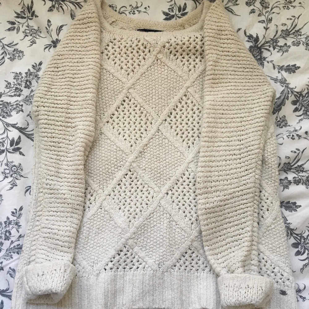 American Eagle stitched cozy sweater
