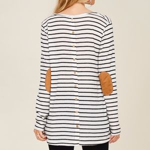 STACCATO Tops - NWT BUTTON BACK SUEDE ELBOW PATCH LONG SLEEVE TOP STACCATO Tops - NWT BUTTON BACK SUEDE ELBOW PATCH LONG SLEEVE TOP
