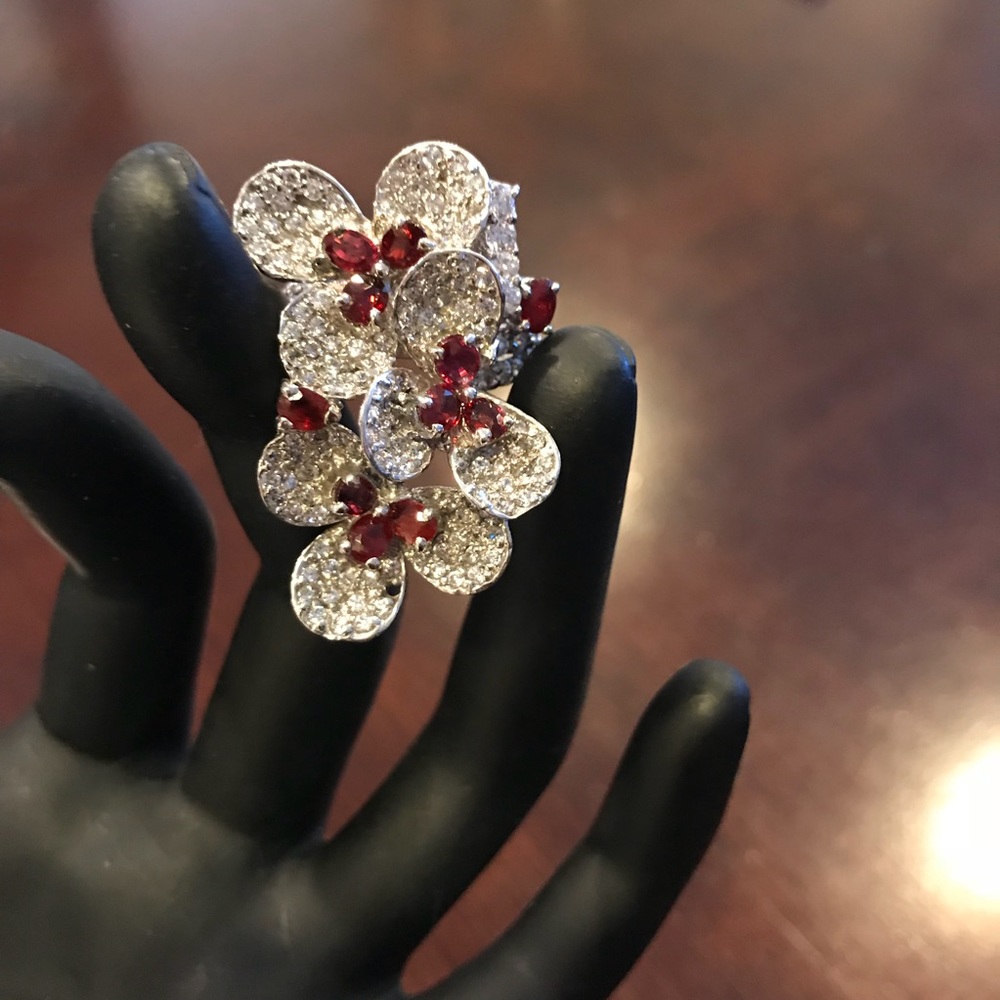 Sterling silver ring. Diamonique desigh