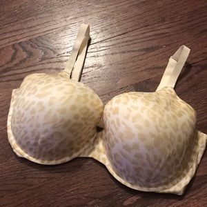 “Nakeds” collection Lined perfect coverage bra