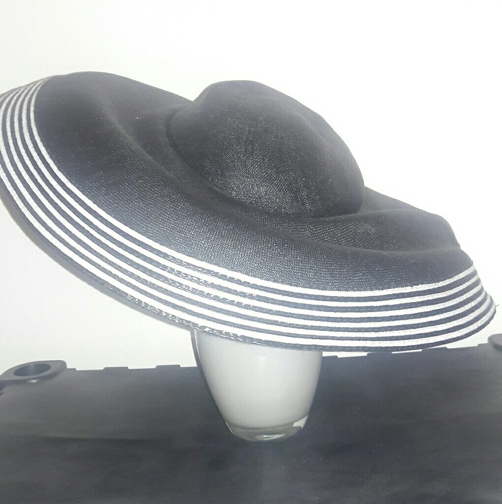 Spring/Summer hat - Picture 2 of 3