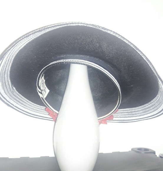 Spring/Summer hat - Picture 1 of 3