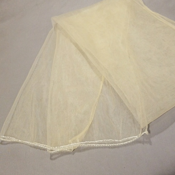 Sheer beaded nude shawl - Picture 4 of 7