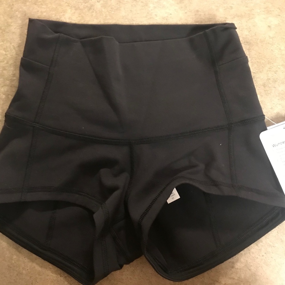 NWT Lululemon Wunder Under Short *2” size 4
