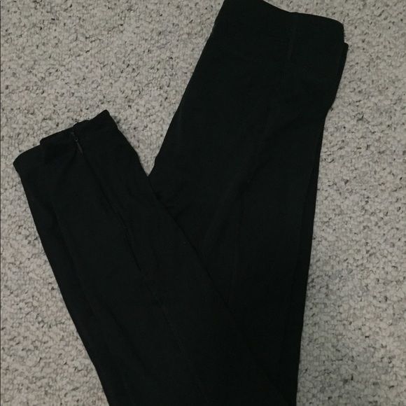 Under Armour Black Leggings - Picture 1 of 4