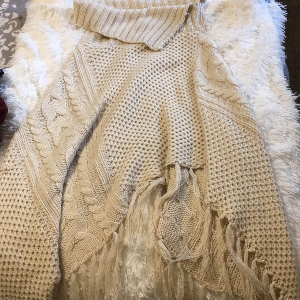 Cream knitted poncho