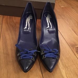 Belle by Sigerson Morrison dark navy leather pumps