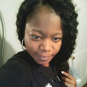 Meet your Posher, Jennette