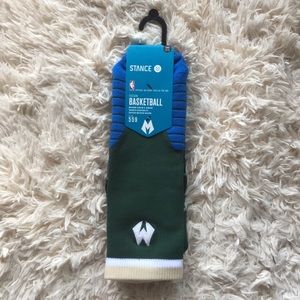 Mens Large Basketball Bucks Stance Socks