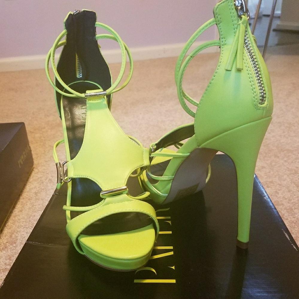 Heels - Picture 2 of 2