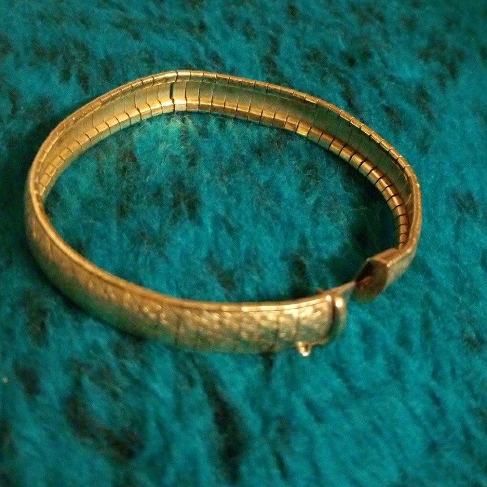 417 omega style bracelet (10k)