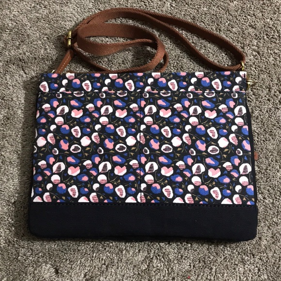 Fossil Passport Small Crossbody - Picture 4 of 8