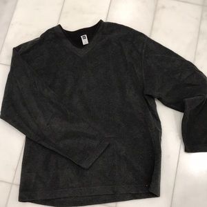 Men’s gap pullover v neck sweater.