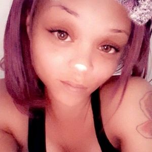 Meet your Posher, Ebony