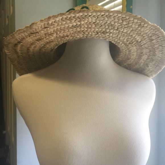 Poolside Straw Hat - Never Worn!! 🏝 - Picture 2 of 4