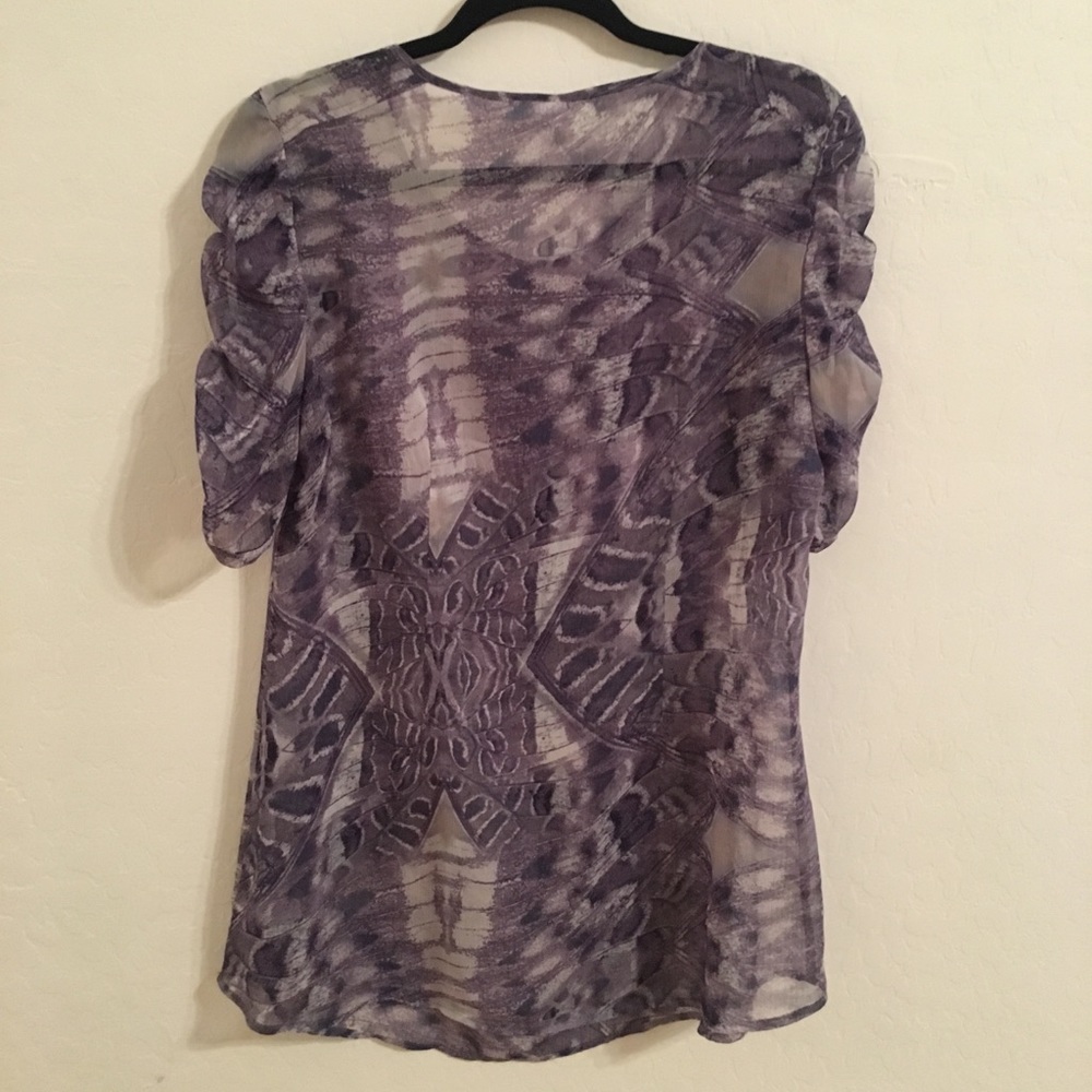 Cute Patterned Top - Picture 2 of 6