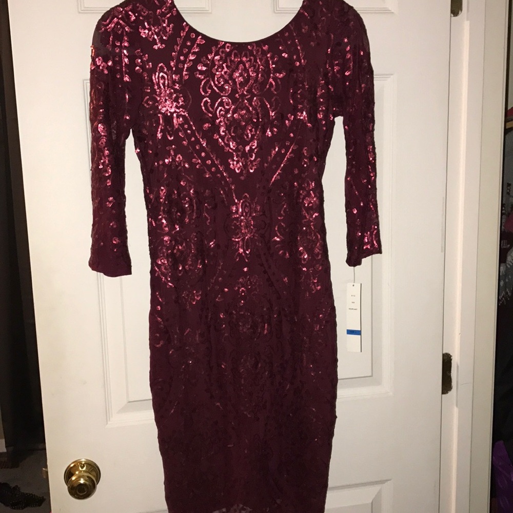 Never worn, Maroon, Sequin 3/4 Sleeve Short Dress