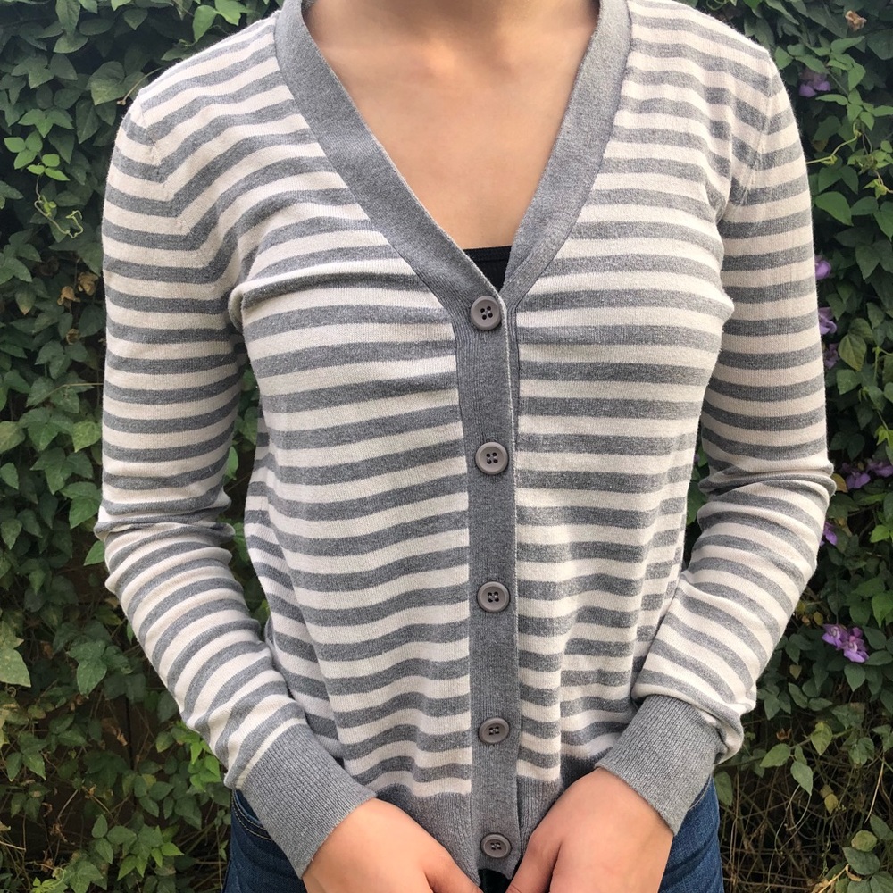 Super cute and simple cardigan