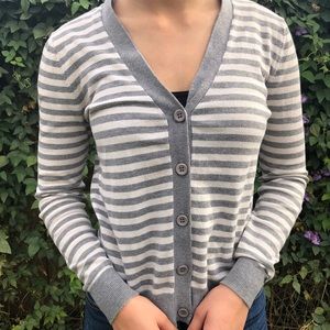 Super cute and simple cardigan