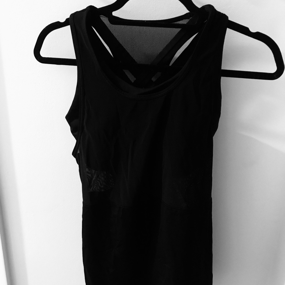 Lululemon mixed media tank with built in bra