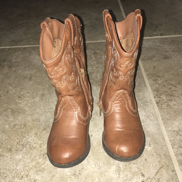 Almost new toddler cowboy boots - Picture 1 of 3