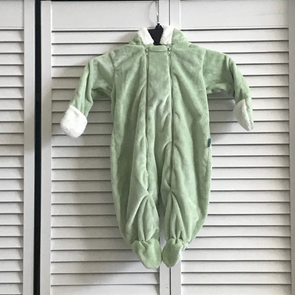 Snuggly warm onesie, EUC.