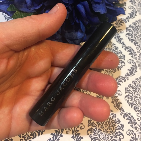 🆕 MARC JACOBS Velvet Noir black mascara sample - Picture 1 of 7