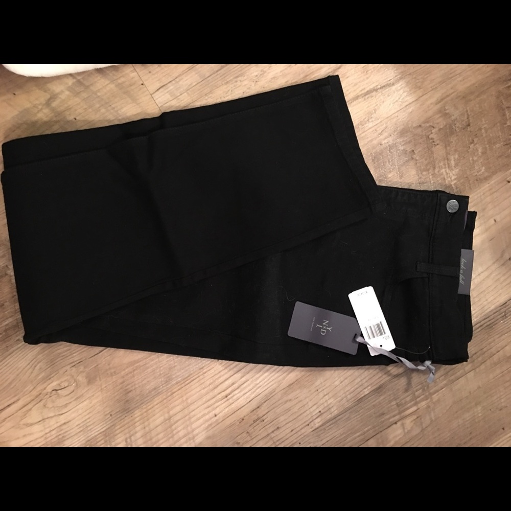 NYDJ SLIMMING FIT New with tags