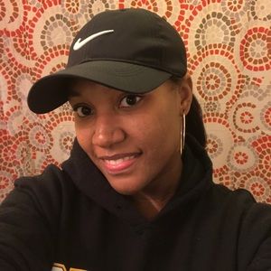 Meet your Posher, Cierra