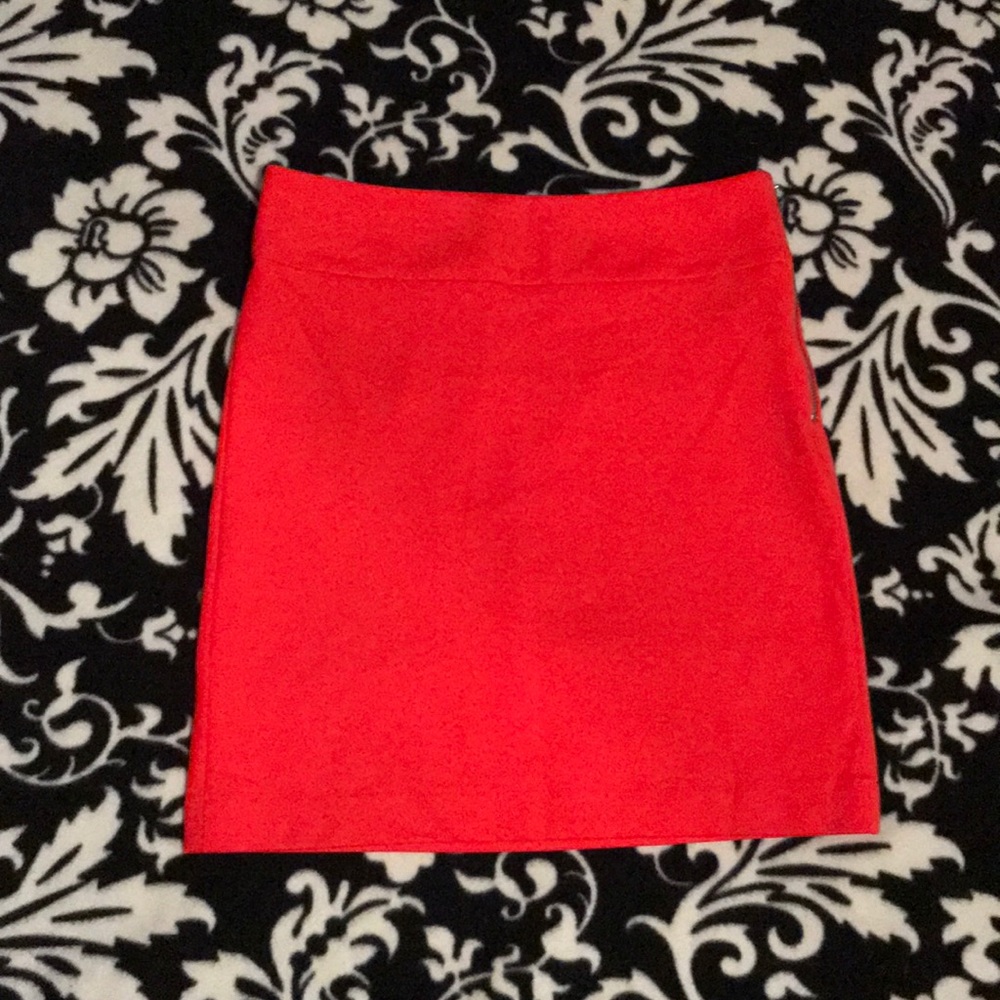 Banana Republic Skirt/ Size 0 // Length 17.5”