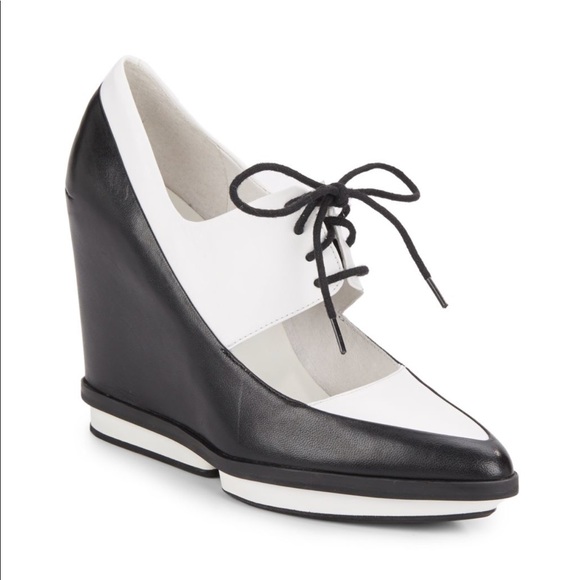 Wedges with laces - Picture 1 of 2