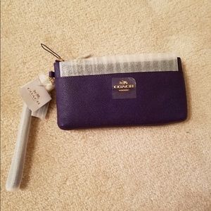 Coach leather zippy wallet with pop up pouch