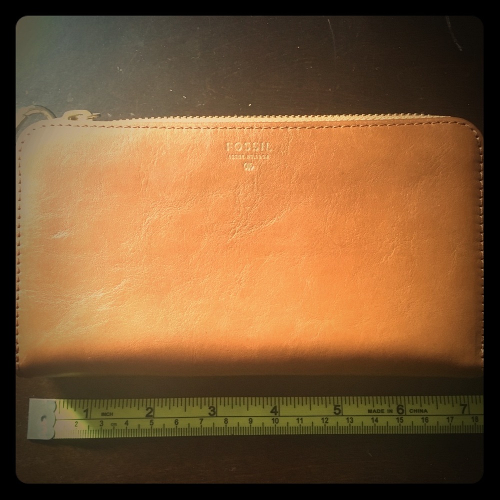 Fossil Brand Camel Clutch Wallet Bag - NWOT