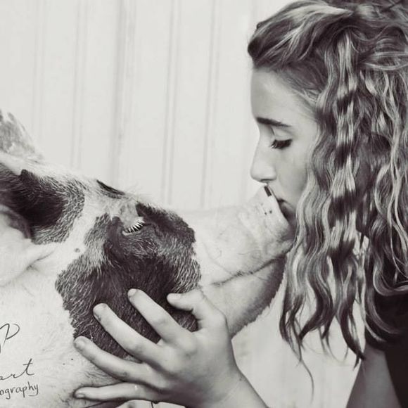 Meet your Posher, Stephanie - Picture 1 of 1