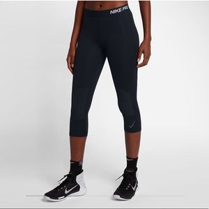 Nike Dry Fit Crop