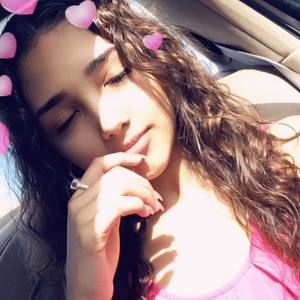 Meet your Posher, Yennifer